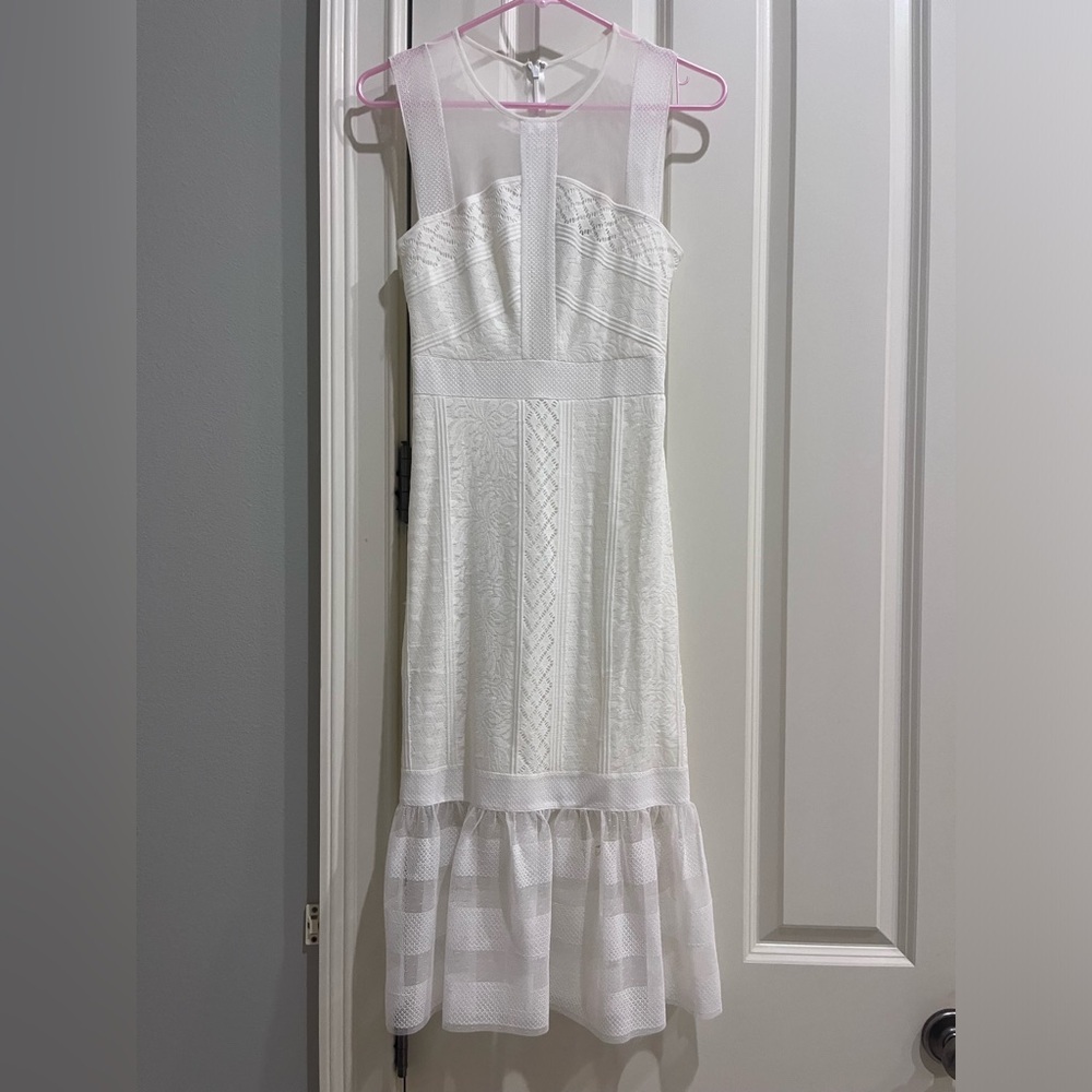 BCBG Maxazria White Dress. Size XXS